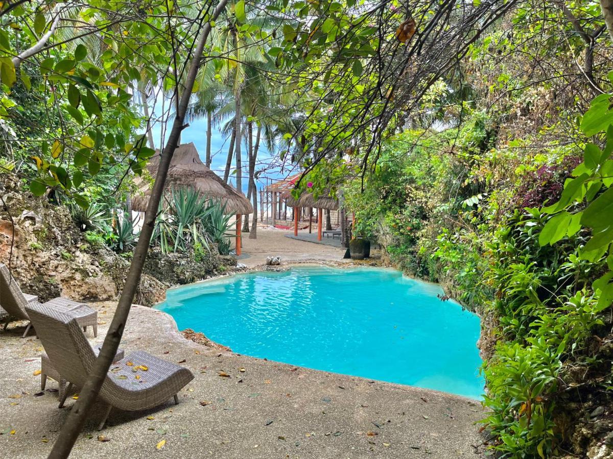 锡基霍尔岛可可林海滩度假村 外观 照片 The swimming pool at the resort