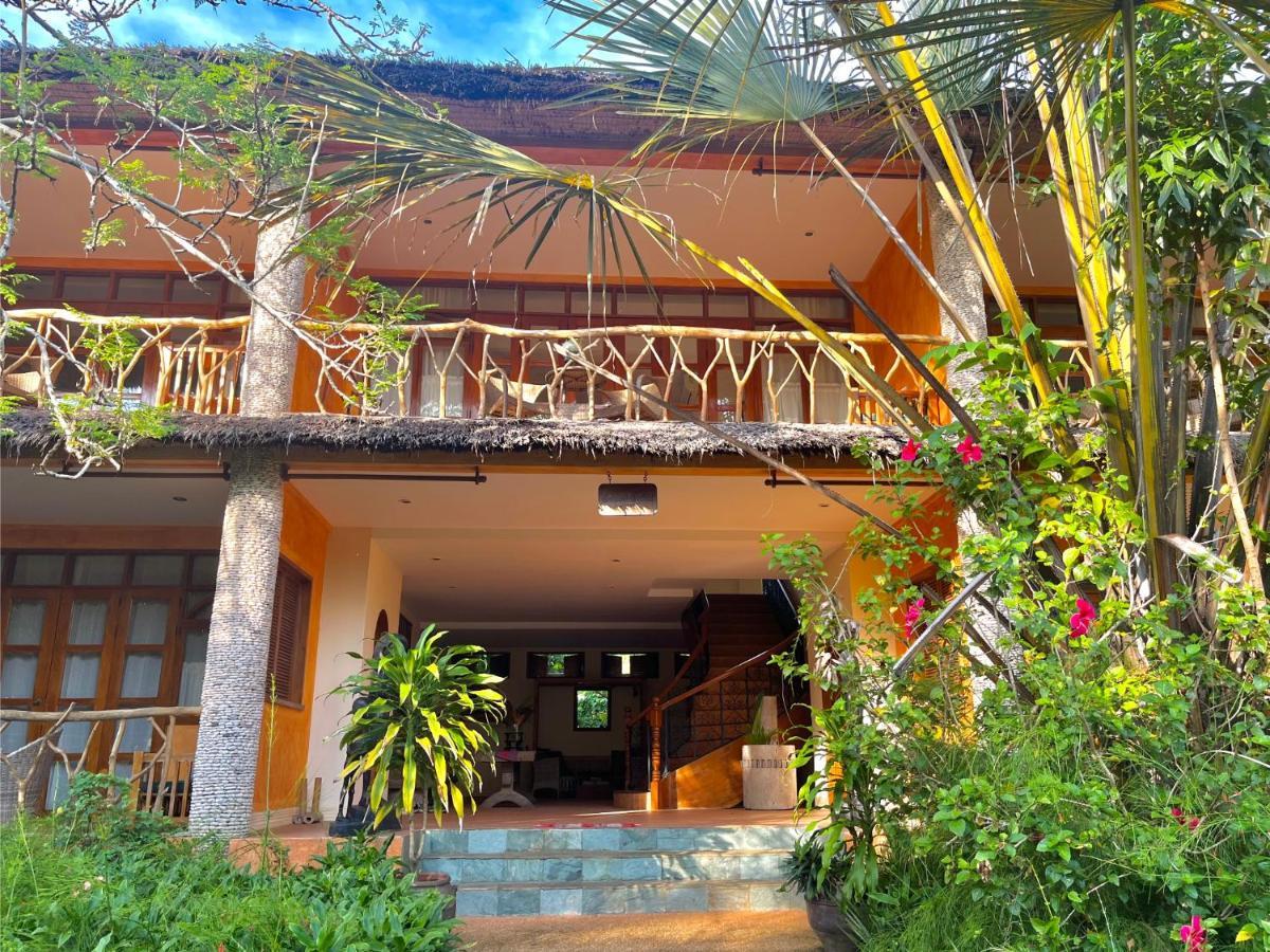 锡基霍尔岛可可林海滩度假村 外观 照片 The entrance to the hotel