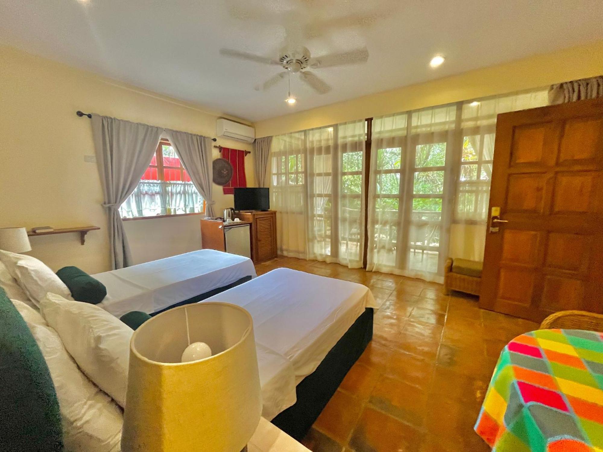 锡基霍尔岛可可林海滩度假村 外观 照片 A bedroom at the resort